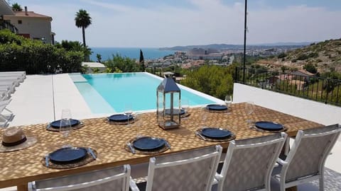 Villa Sitges Colonial. Impressive views of the sea. High design. Renovated. Villa in Garraf