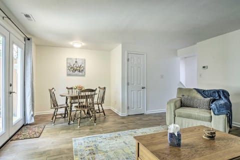 Cary Townhome about Walk to Downtown and Breweries! House in Cedar Fork