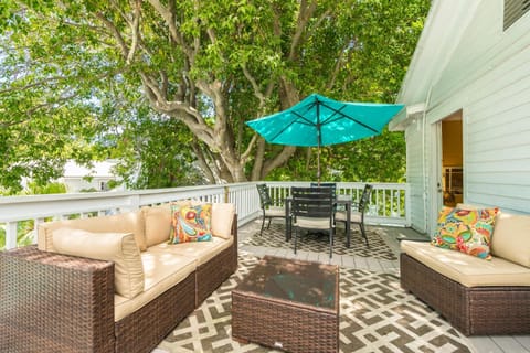 Patio, Balcony/Terrace, Seating area