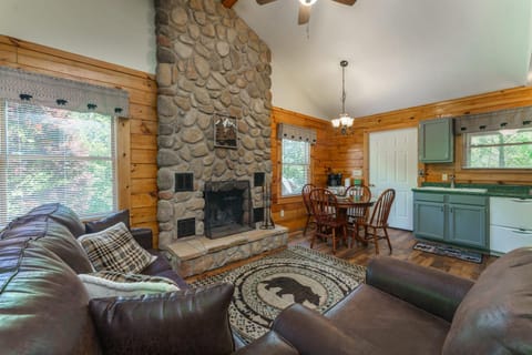Greenbrier Woods Log Cabin with Hot Tub Stone Wood Fireplace Covered Deck and Close to Gatlinburg House in Pittman Center