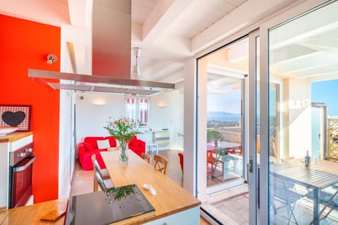 Attico Luce e Colori - Terrazza Vista Mare - 5 Bdr Apartment in Cagliari