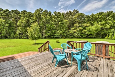 Pet-Friendly Woodsy Gem quarter Mi to Chesapeake Bay House in Chesapeake Bay