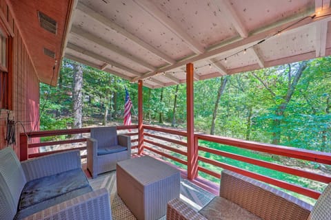 Dog-Friendly Bella Vista Home with Grill and Deck House in Bella Vista
