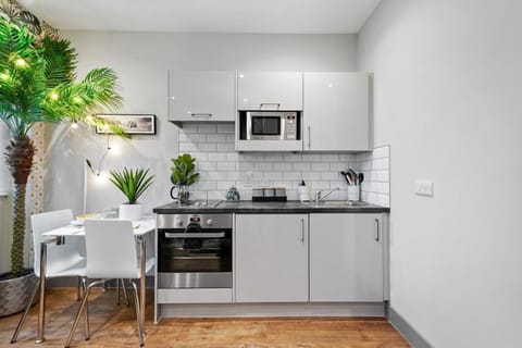 Boho Jungle - Luxury 1bed Apt- Long stay Discounts Apartment in Maidstone