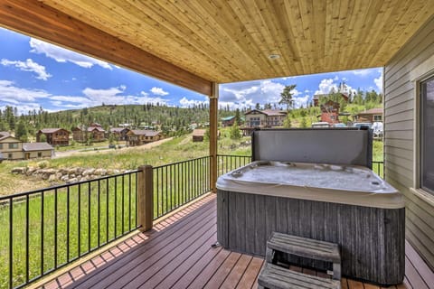 Luxe Grand Lake Retreat Game Room and Hot Tub! House in Rocky Mountain National Park