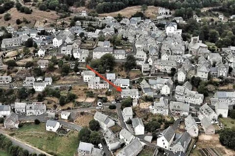 Maison de village avec terrasse et jardin Saint Urcize House in Auvergne-Rhône-Alpes