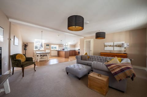 Stylish & Spacious Apartment in Heart of Narberth Eigentumswohnung in Narberth