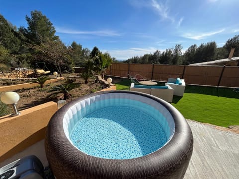 Natural landscape, Garden, Hot Tub, Garden view, Pool view, sunbed