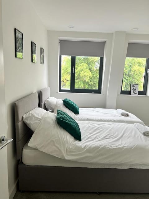 Modern Suite- Bedford City centre with free gym & parking Apartment in Bedford