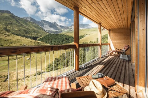 Balcony/Terrace, Mountain view