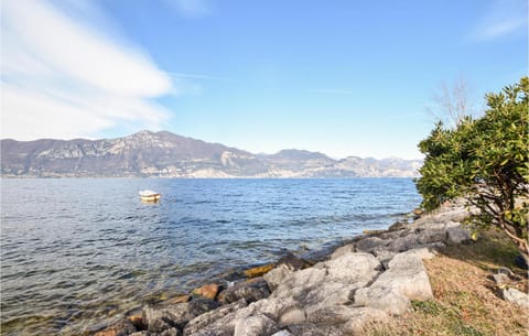 Nice Apartment In Castelletto Di Brenz, With House Sea View Condo in Brenzone sul Garda