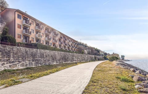 Nice Apartment In Castelletto Di Brenz, With House Sea View Condo in Brenzone sul Garda
