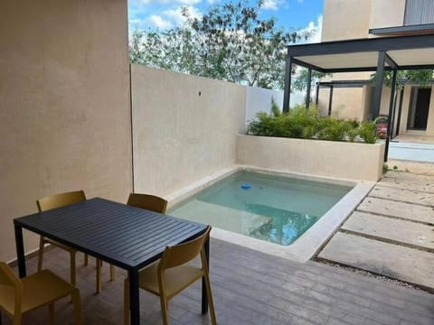 New & beautiful apartment GF with private pool Apartment in Merida