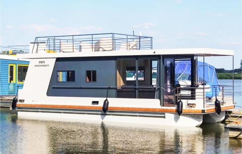 Gorgeous Ship In Havelsee Ot Ktzkow With Kitchen Bateau amarré in Brandenburg