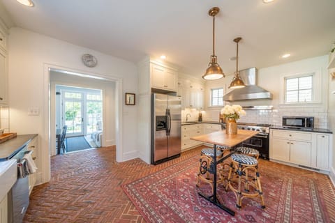 The Walton House - historic 3bd 2 5ba with parking House in Kennett Square