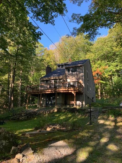 Dog friendly Chalet in the Woods w/Pool-Mt. Snow Chalet in Wilmington