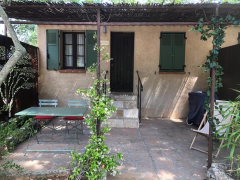 Patio, Facade/entrance, Balcony/Terrace, Dining area