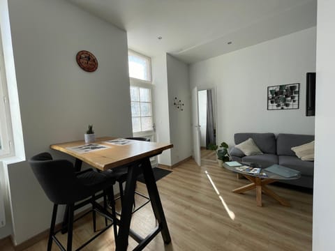 Bel appartement, 2 lits doubles, parking gratuit Eigentumswohnung in Chablis