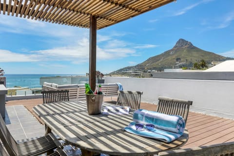 Montanha Villa - Camps Bay Chalet in Camps Bay