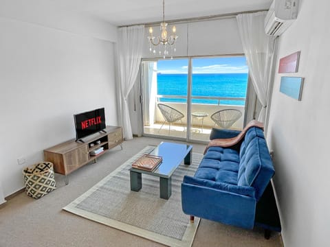 Living room, Sea view