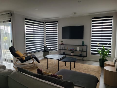 New apartment 3 min to Sovereign Hill & Wildlife Park Apartment in Ballarat