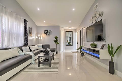 Lovely Lauderhill Retreat Less Than 12 Mi to Beach! House in Lauderhill