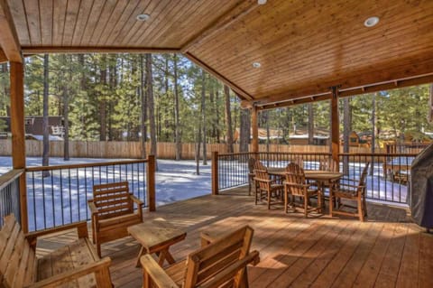Paradise Pines by AvantStay Beautiful Big Bear Home Only 1 Mile To Snow Summit Casa in Big Bear
