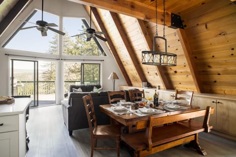 Wildhaven by AvantStay Stunning A-Frame Home w Gorgeous Views Game Room Haus in Lake Arrowhead