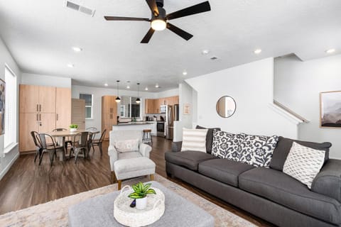 Living room, Seating area, fireplace