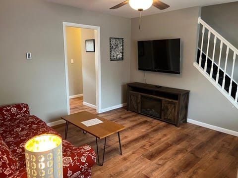 Carter #3 Two bedroom unit near Xavier Downtown Apartment in Cincinnati