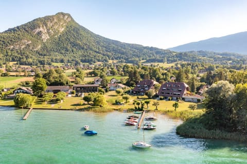 CABANA & Les pieds dans l'eau Apartment in Talloires