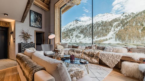 Living room, Seating area, Mountain view