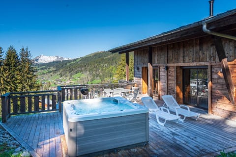 Property building, Hot Tub