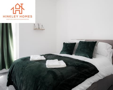 Comfy 4bed Home - Free Parking, Wifi - Long Stays Welcome By Hinkley Homes Short Lets & Serviced Accommodation Apartment in Liverpool