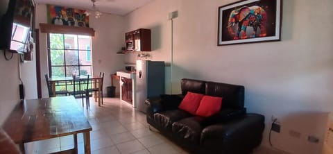 Living room, Dining area, Food, Area and facilities