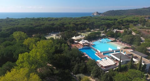 Bird's eye view, View (from property/room), Balcony/Terrace, Beach, Swimming pool