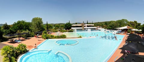 Day, Pool view