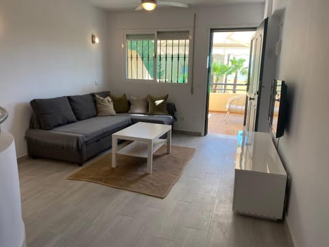 Nice ground floor apartment- 2 bedrooms - 450 meters from the beach Apartment in Sitio de Calahonda