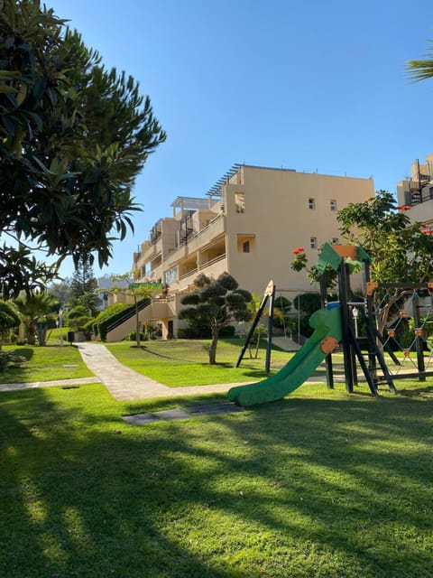 Nice ground floor apartment- 2 bedrooms - 450 meters from the beach Apartment in Sitio de Calahonda