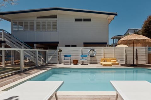 BAY PROPERTIES . The Sailors Bungalow Apartment in Yamba