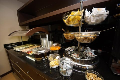 Food and drinks, Food, Breakfast, Continental breakfast, Buffet breakfast, Drinks