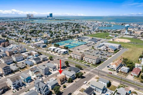 Relax and enjoy the Beach Beautifully updated House in Brigantine