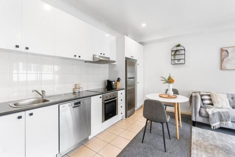 Cozy 1 bedder in St Kilda with Balcony Apartment in Saint Kilda