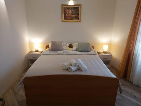 Apartment Tinka + Wohnung in Korčula