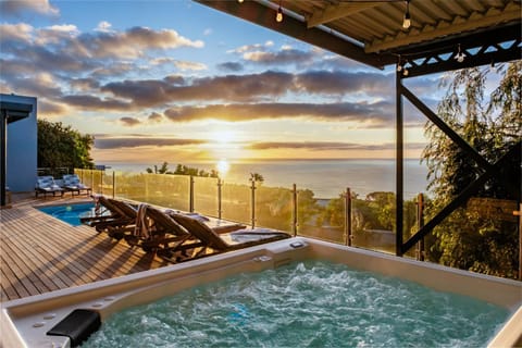 Hot Tub, Hot Tub, View (from property/room), Balcony/Terrace, Sea view, Swimming pool, sunbed