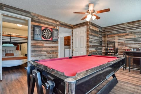 Pool Table and Outdoor Fun-Minutes from Downtown House in Fort Carson