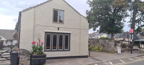 Charming 1-Bed loft in Caerleon Apartment in Newport