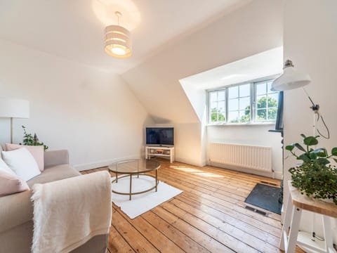 Pass the Keys Victorian Flat A Stones Throw From Hampton Court Eigentumswohnung in Molesey