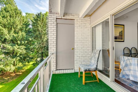 North Bethesda Apartment with Community Pool! Appartamento in North Bethesda