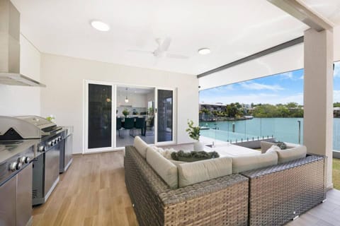 'Infinity's Edge' Darwin Luxury Waterfront Oasis Casa in Darwin